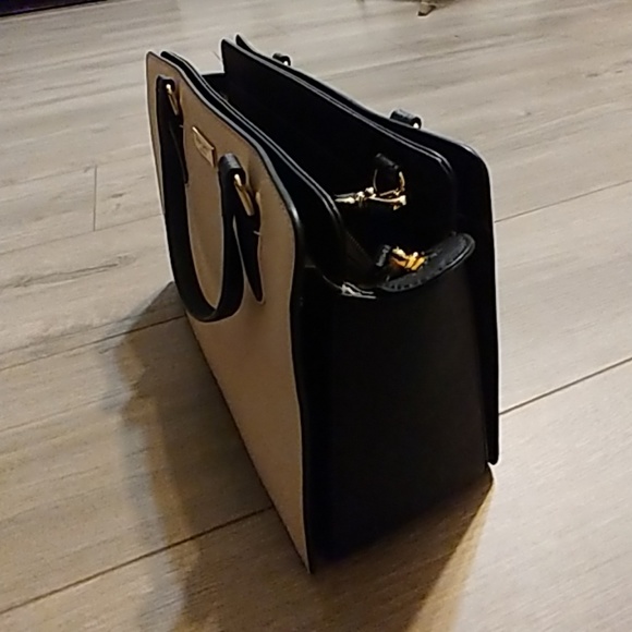 Kate Spade purse - Picture 2 of 7